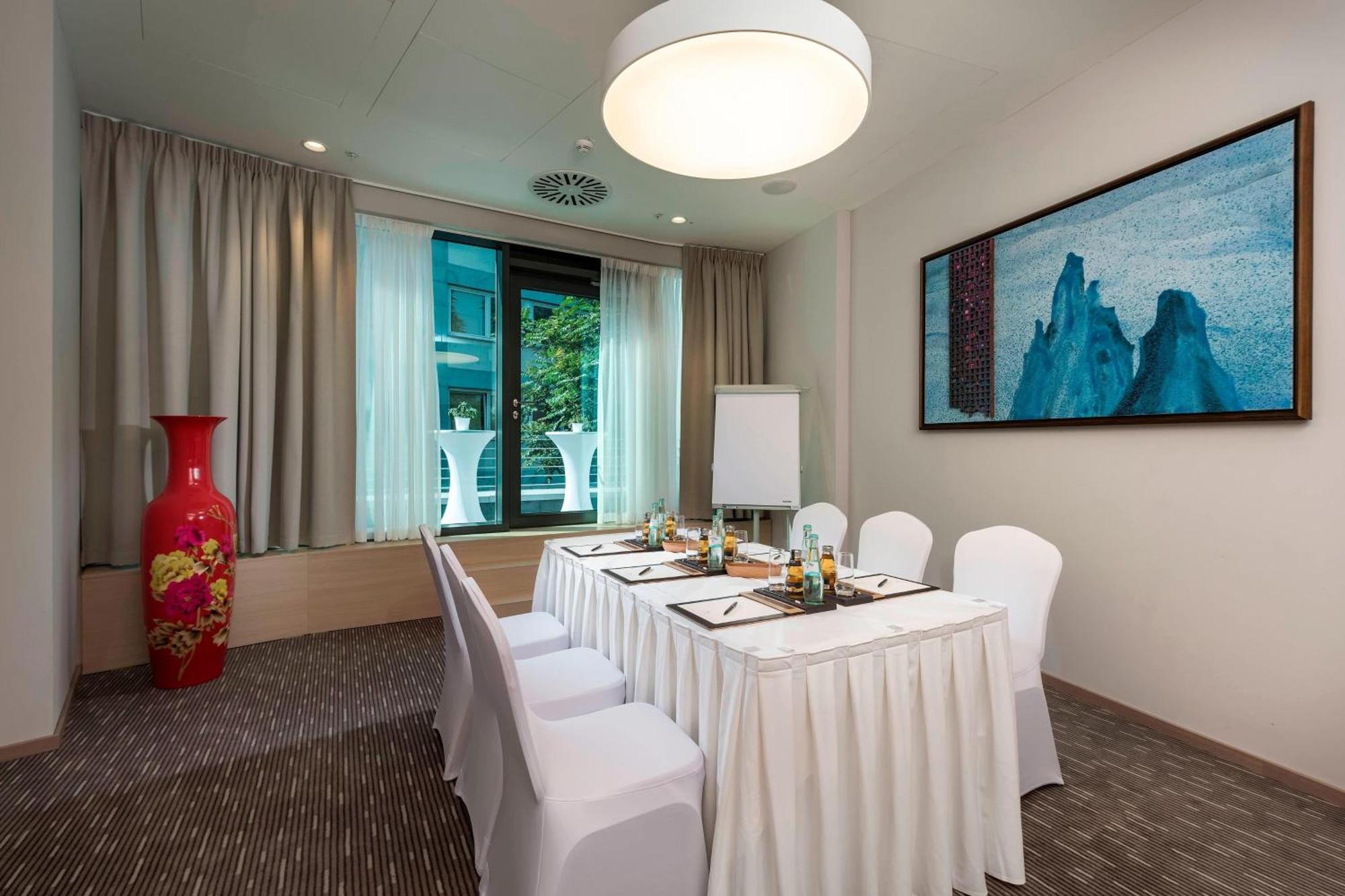 Delta Hotels By Marriott Frankfurt Offenbach Exterior foto